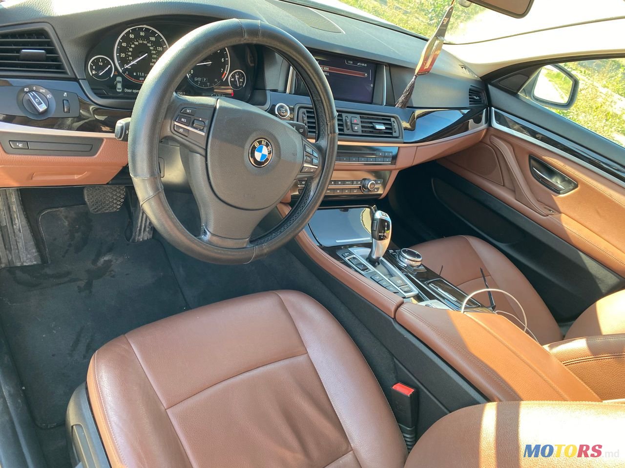 2013' BMW 5 Series photo #5