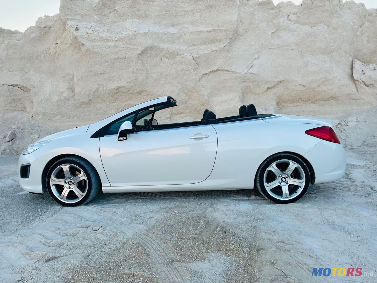 2011' Peugeot 308 photo #3