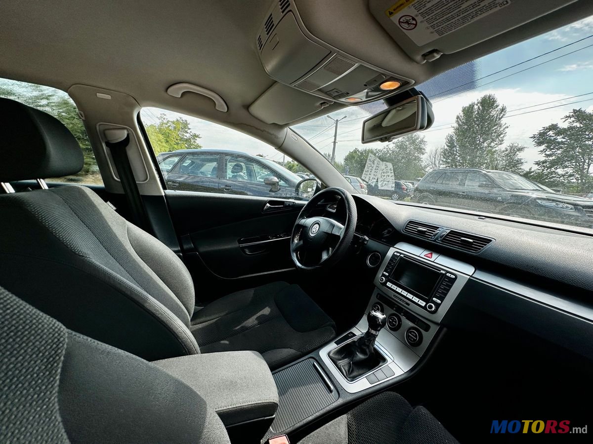 2007' Volkswagen Passat photo #5