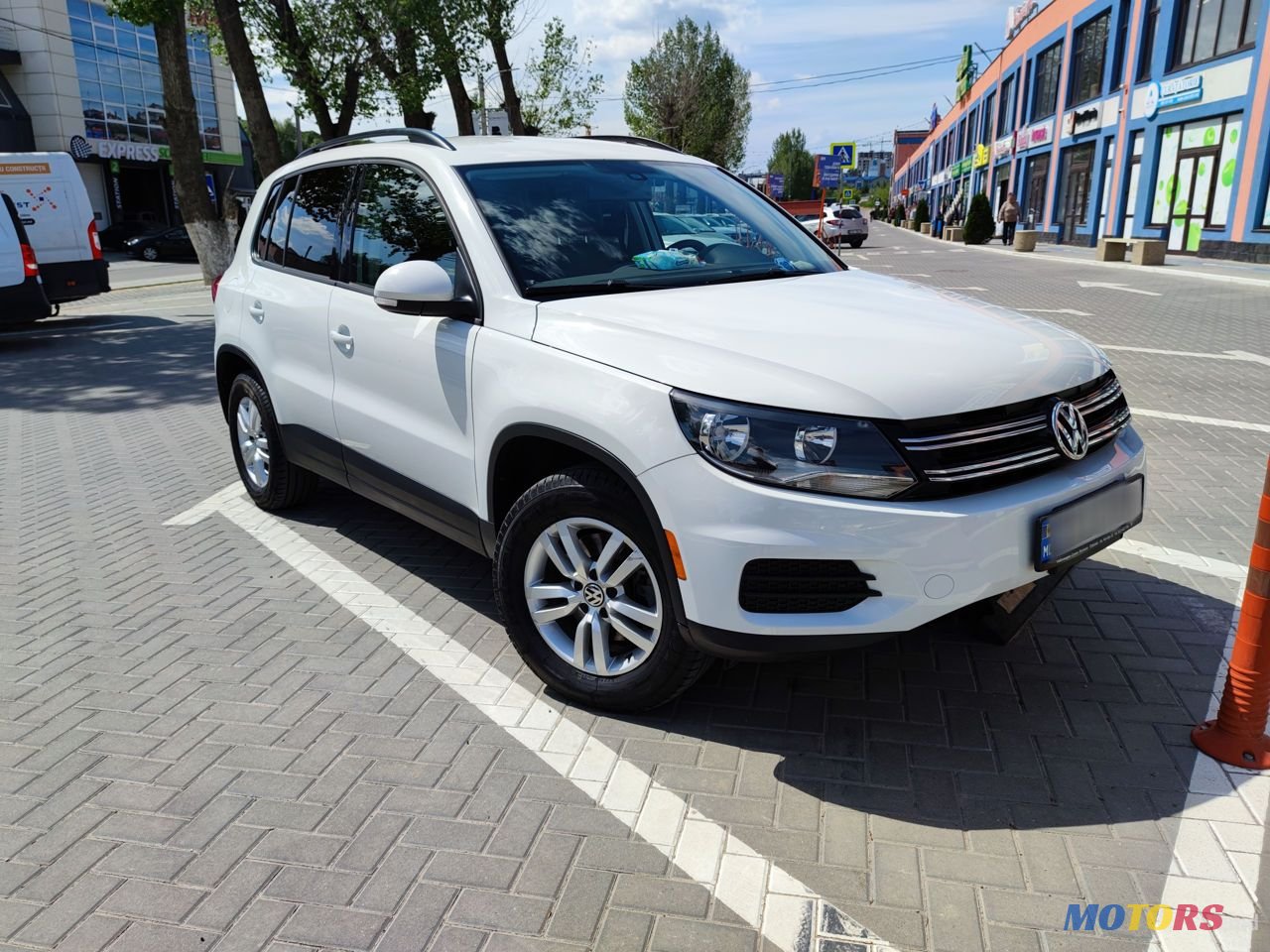 2016' Volkswagen Tiguan photo #1