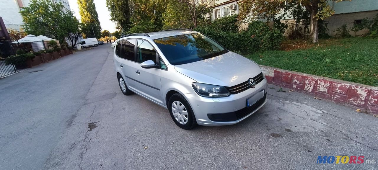 2013' Volkswagen Touran photo #2