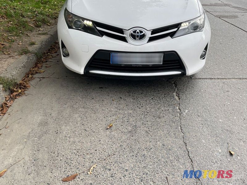 2014' Toyota Auris photo #2