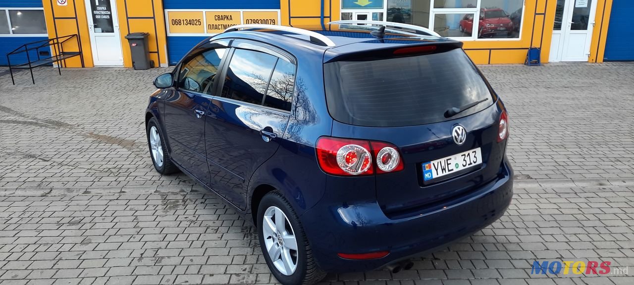 2011' Volkswagen Golf Plus photo #3