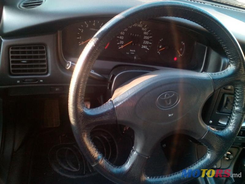 1995' Toyota Carina photo #2