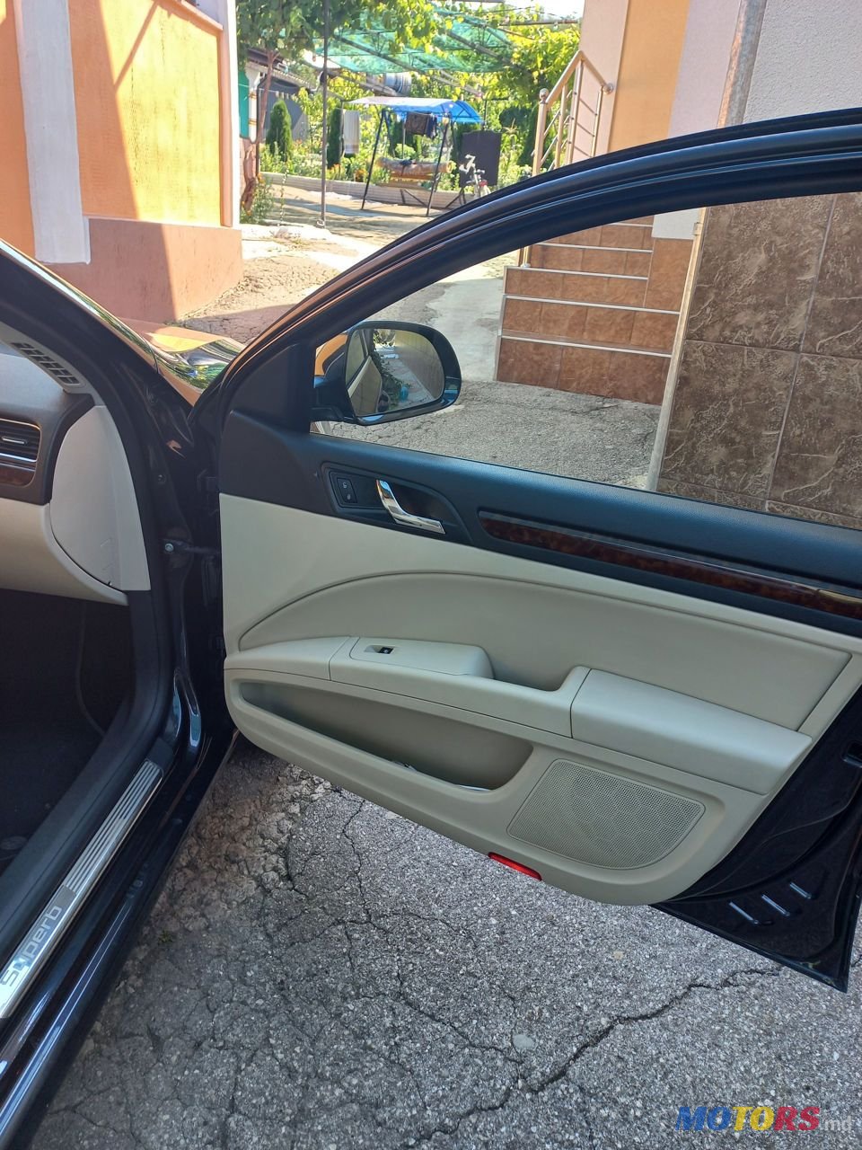 2014' Skoda Superb photo #3