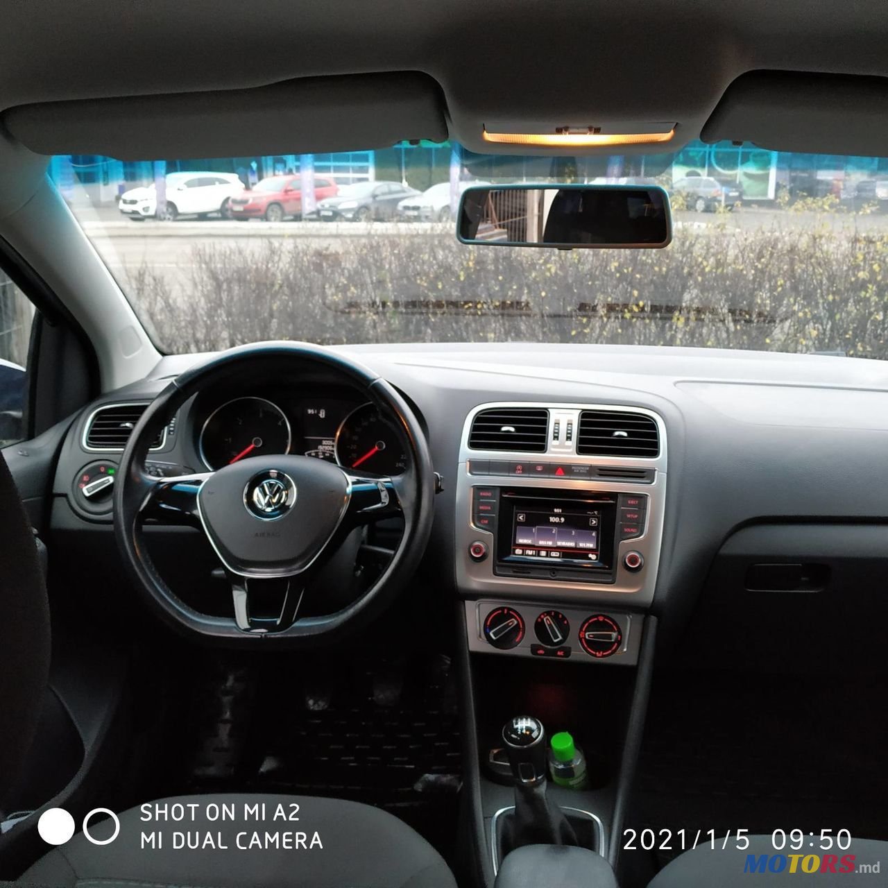 2014' Volkswagen Polo photo #3