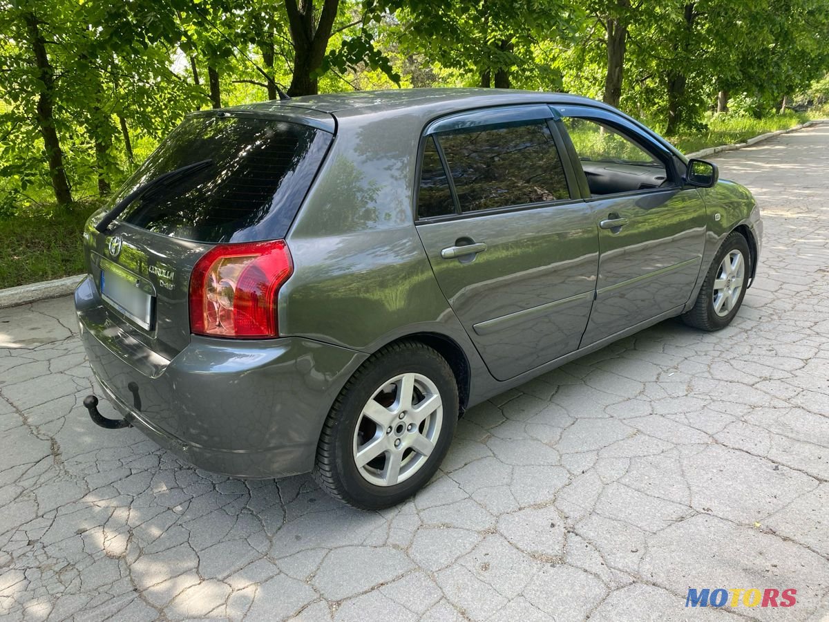 2004' Toyota Corolla photo #5