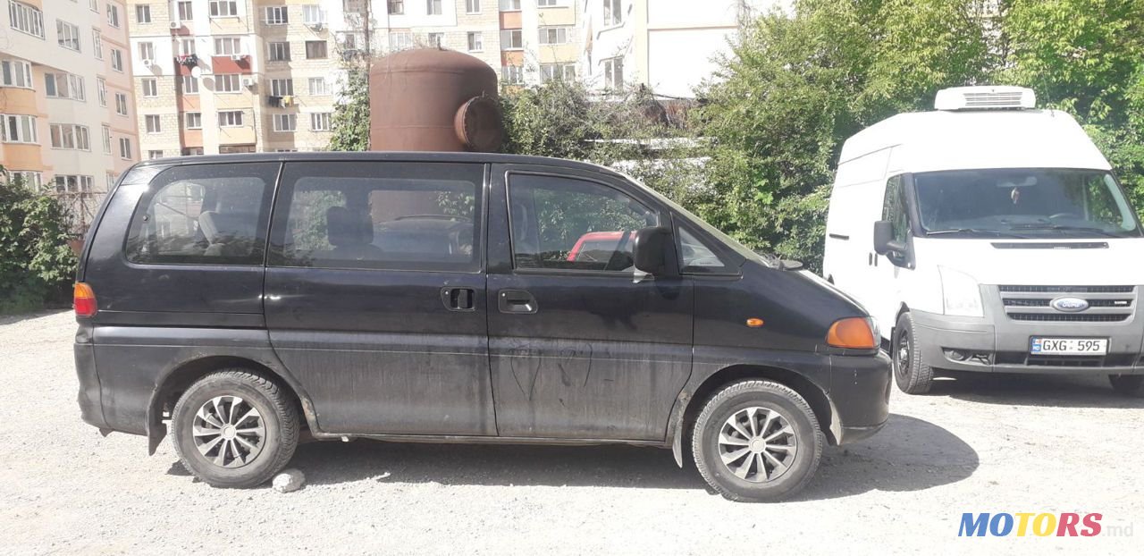 1995' Mitsubishi Space Gear photo #5