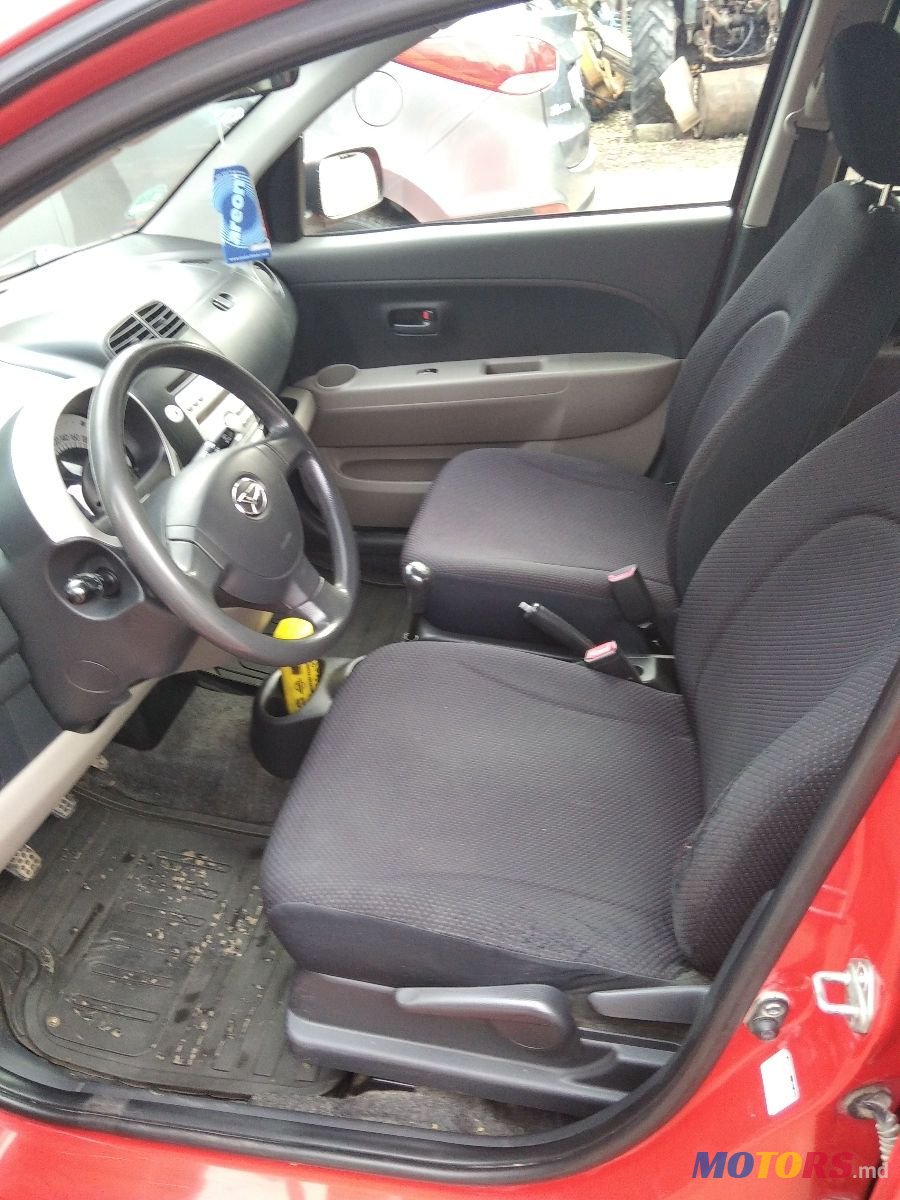 2005' Daihatsu Sirion photo #6