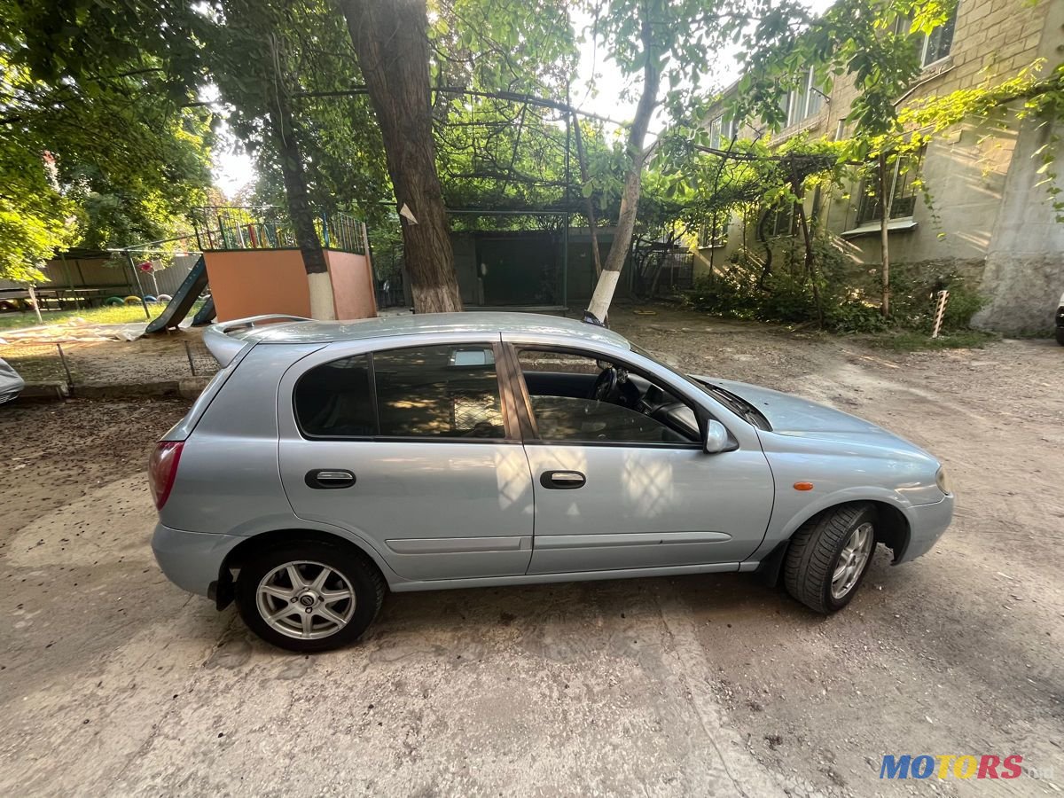 2005' Nissan Almera photo #2