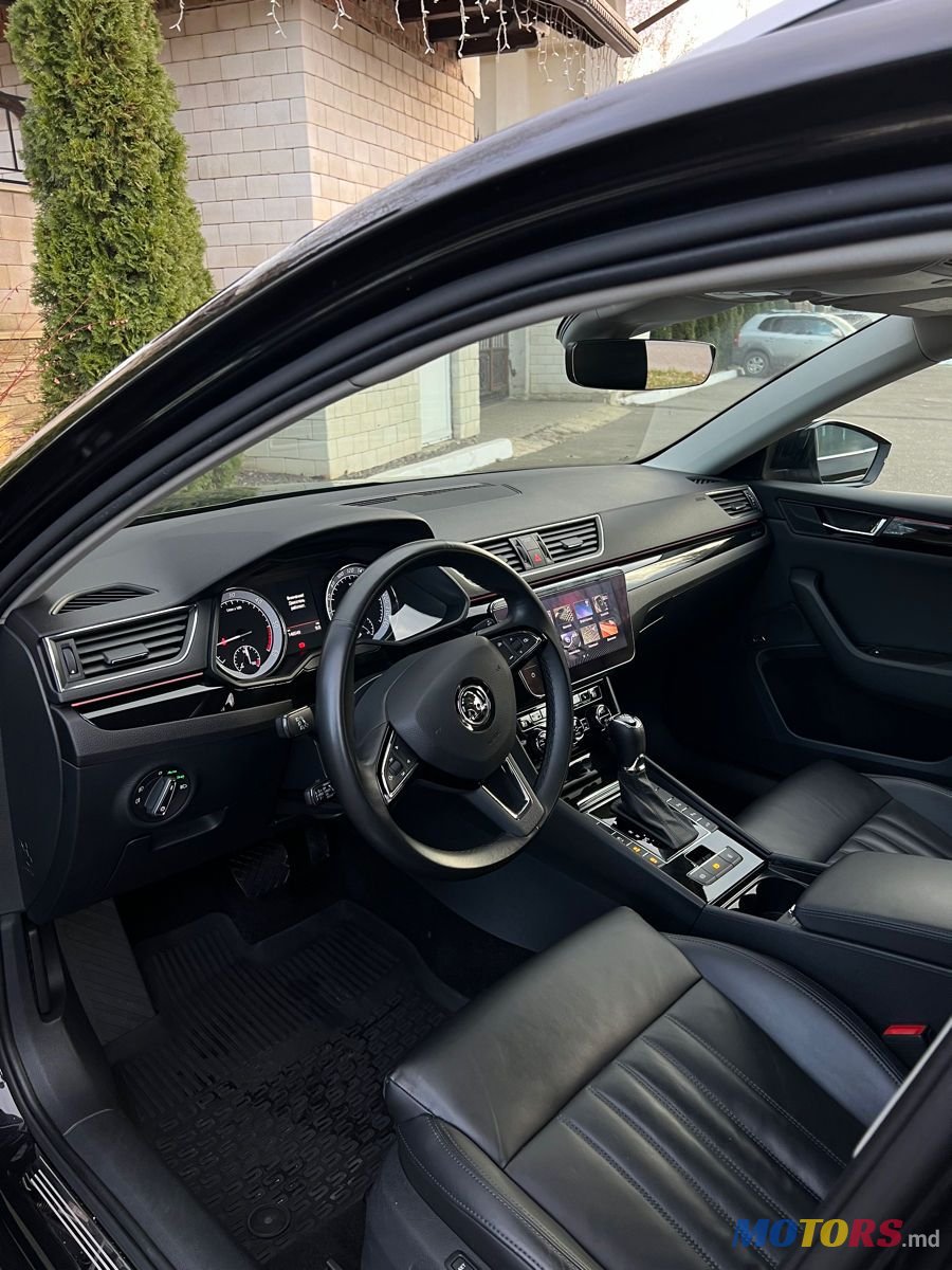 2018' Skoda Superb photo #5