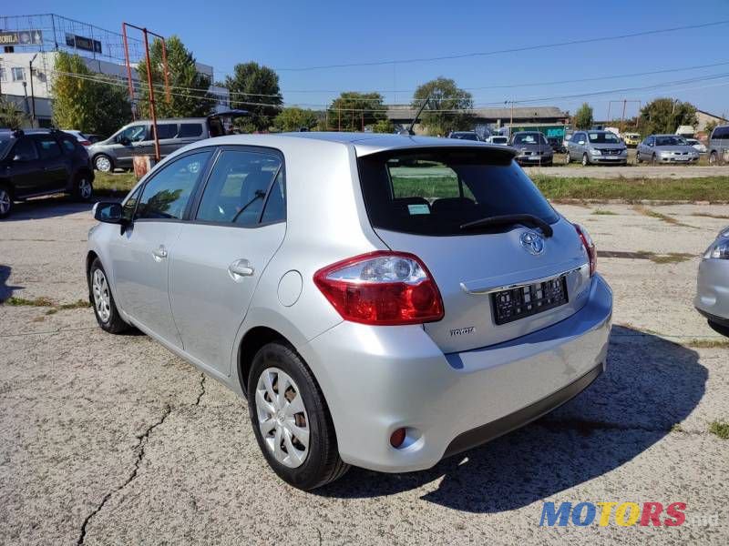 2012' Toyota Auris photo #4