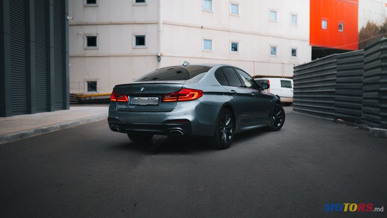 2018' BMW 5 Series photo #2