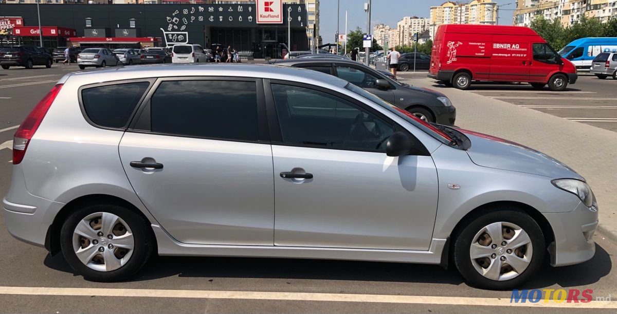 2011' Hyundai i30 photo #2