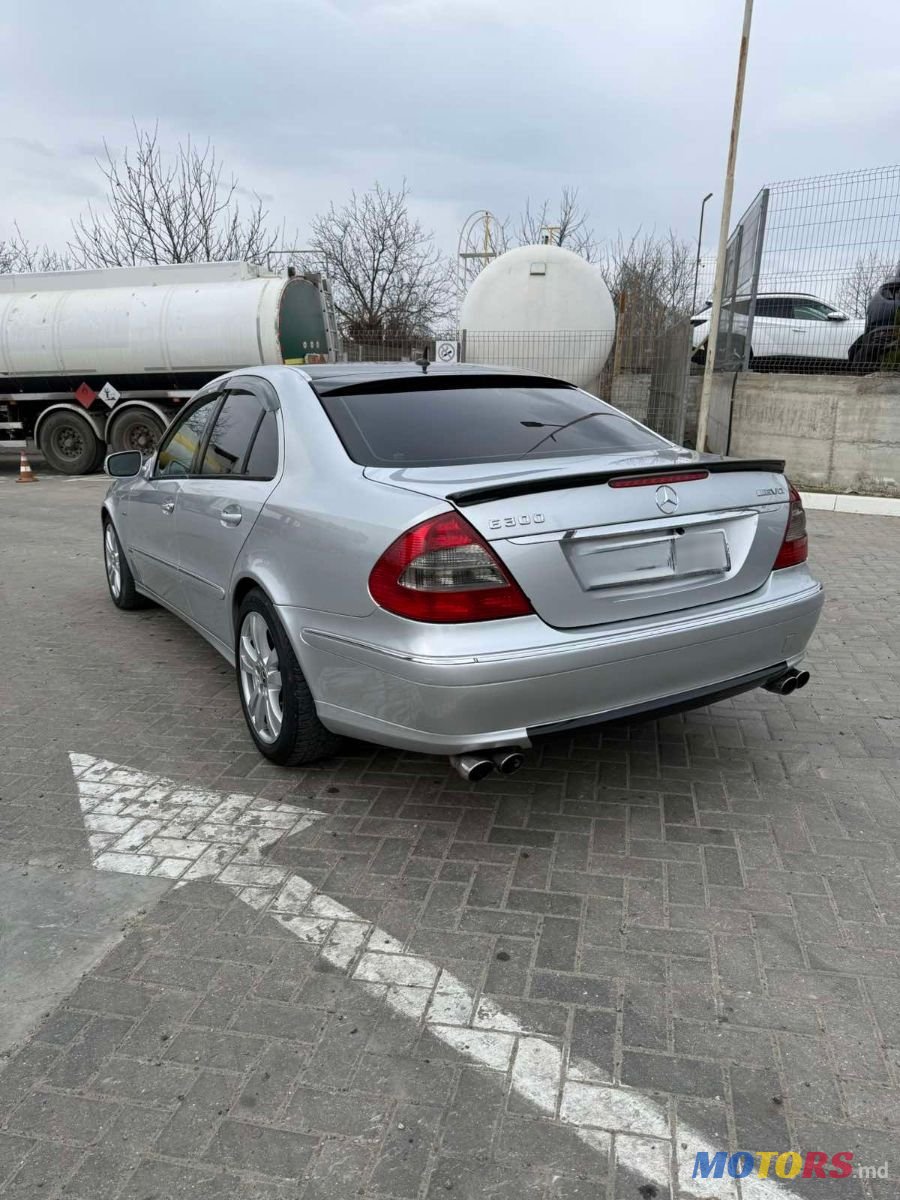 2008' Mercedes-Benz E-Class photo #4