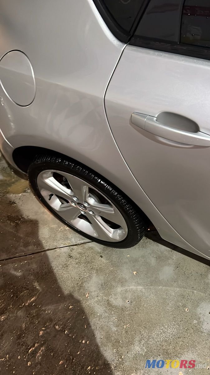 2010' Opel Astra photo #2