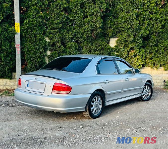 2002' Hyundai Sonata photo #2