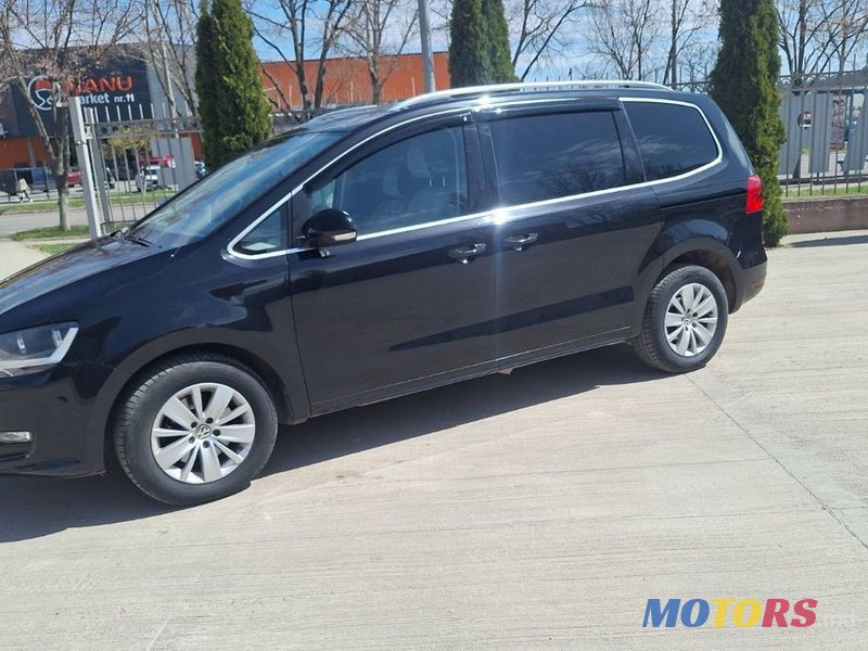 2010' Volkswagen Sharan photo #2