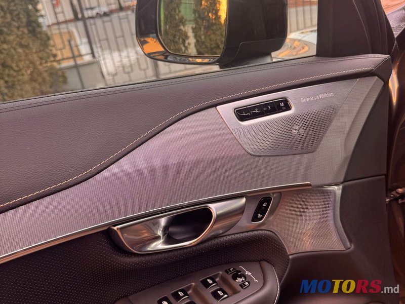 2021' Volvo XC90 photo #6