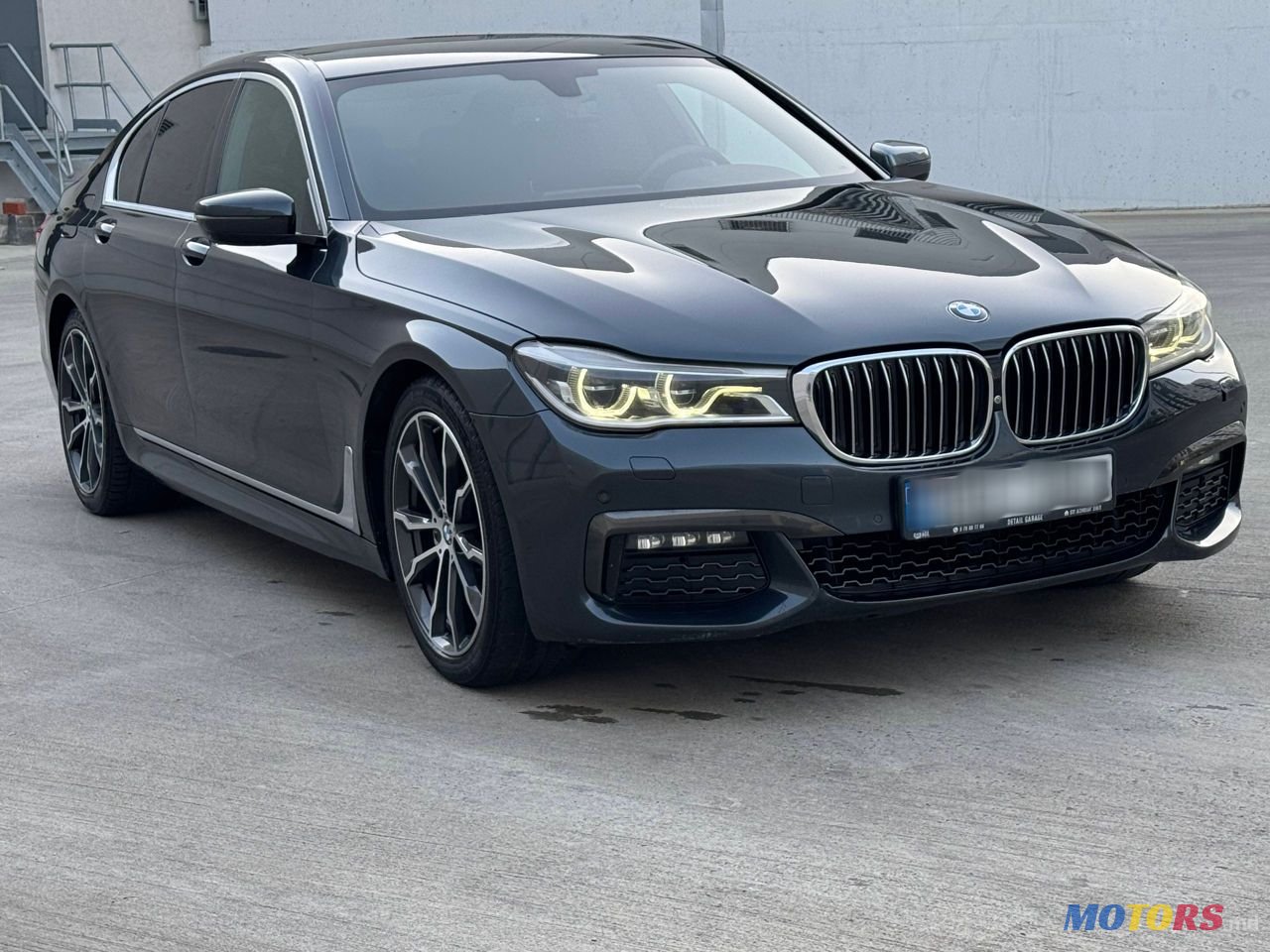 2016' BMW 7 Series photo #6