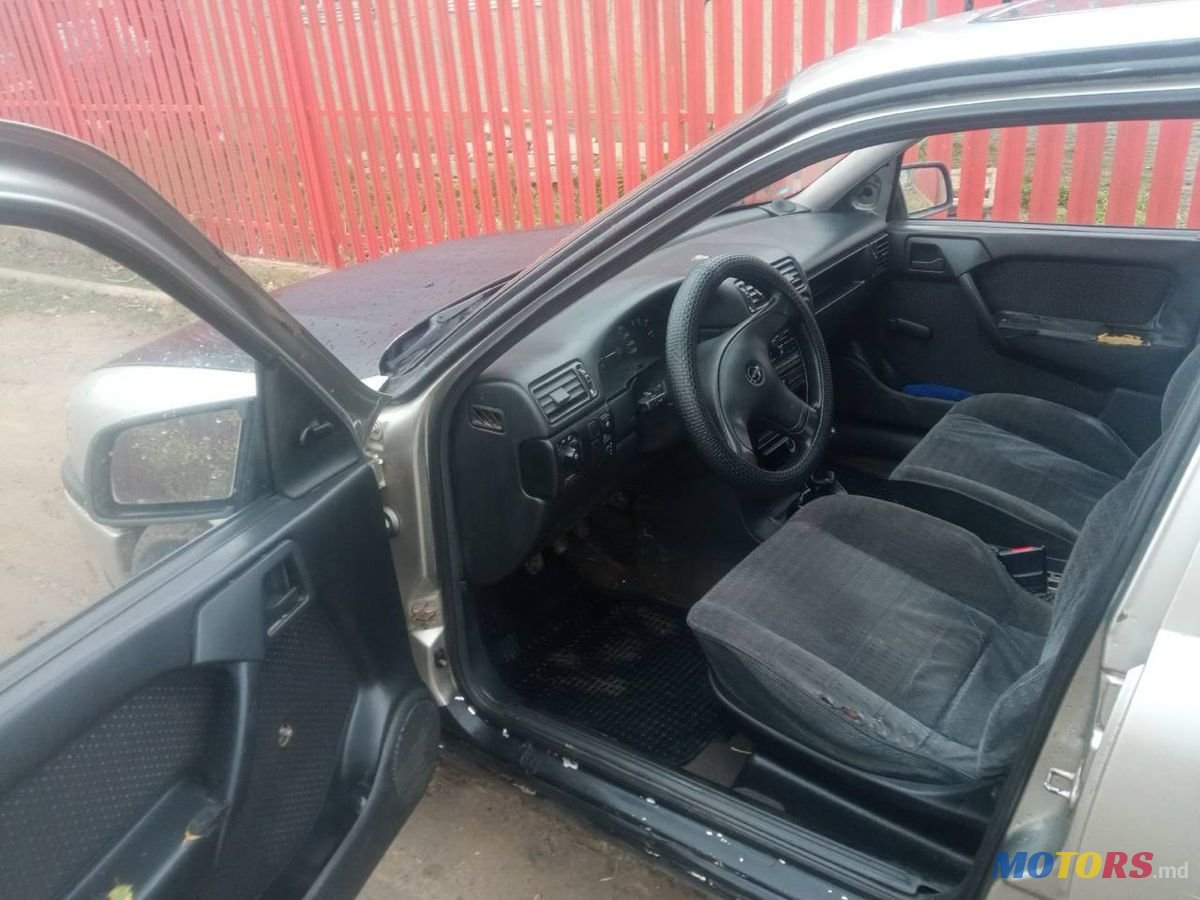 1993' Opel Vectra photo #4