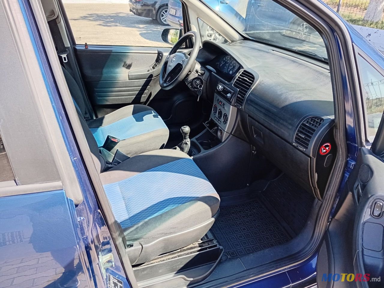 2004' Opel Zafira photo #4