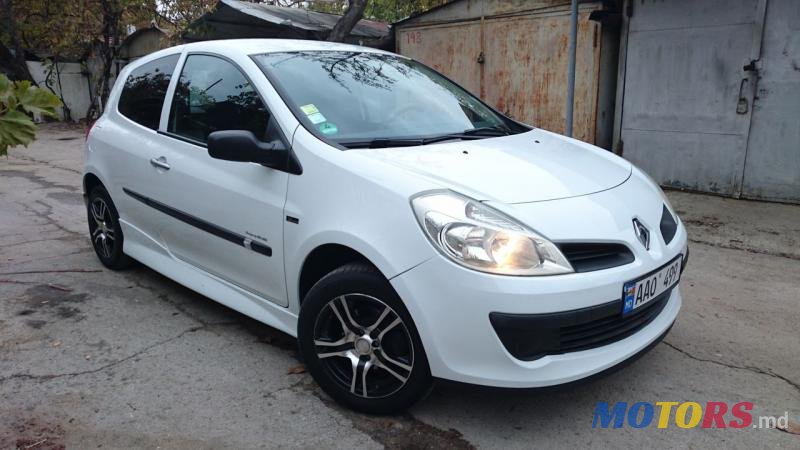 2009' Renault Clio photo #1