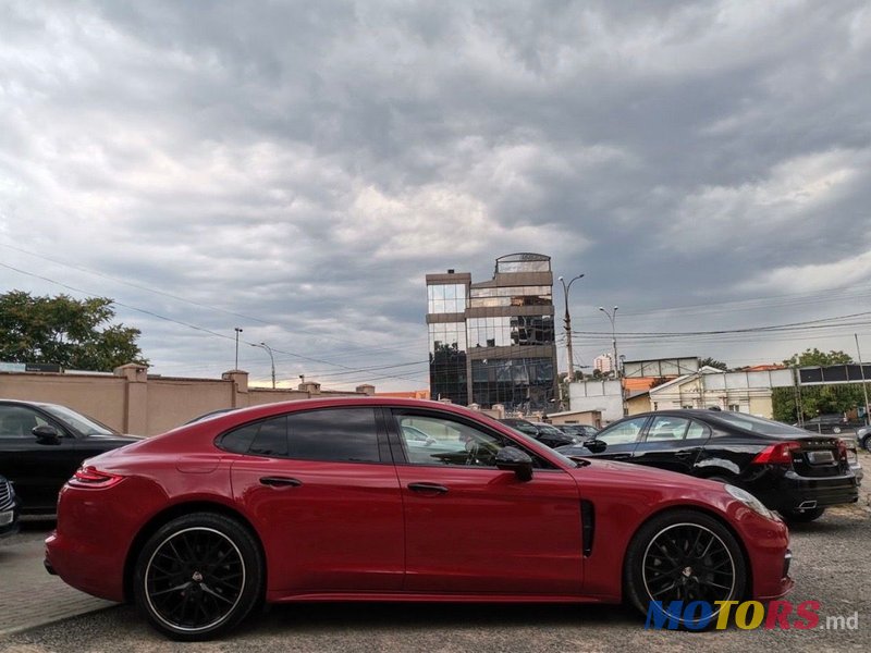 2018' Porsche Panamera photo #5