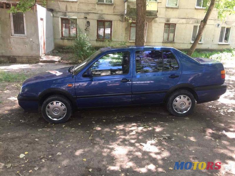 1995' Volkswagen Vento photo #1