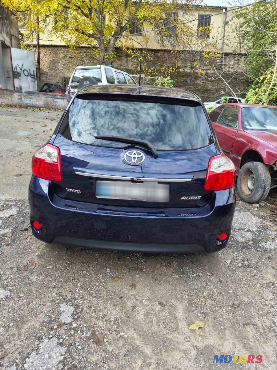 2010' Toyota Auris photo #1