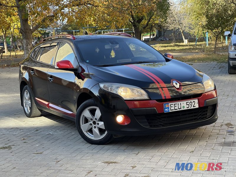 2012' Renault Megane photo #2