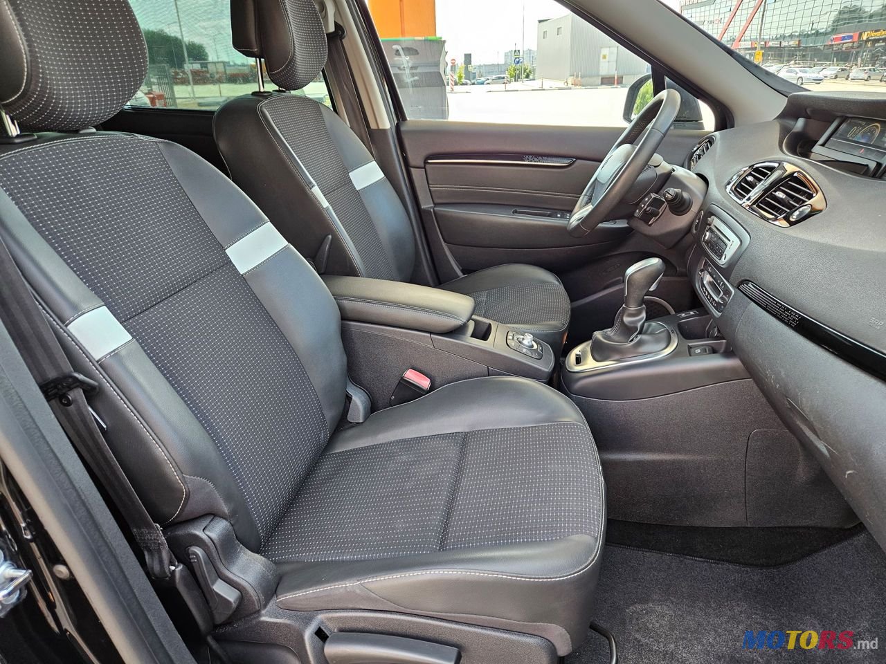 2012' Renault Scenic photo #6