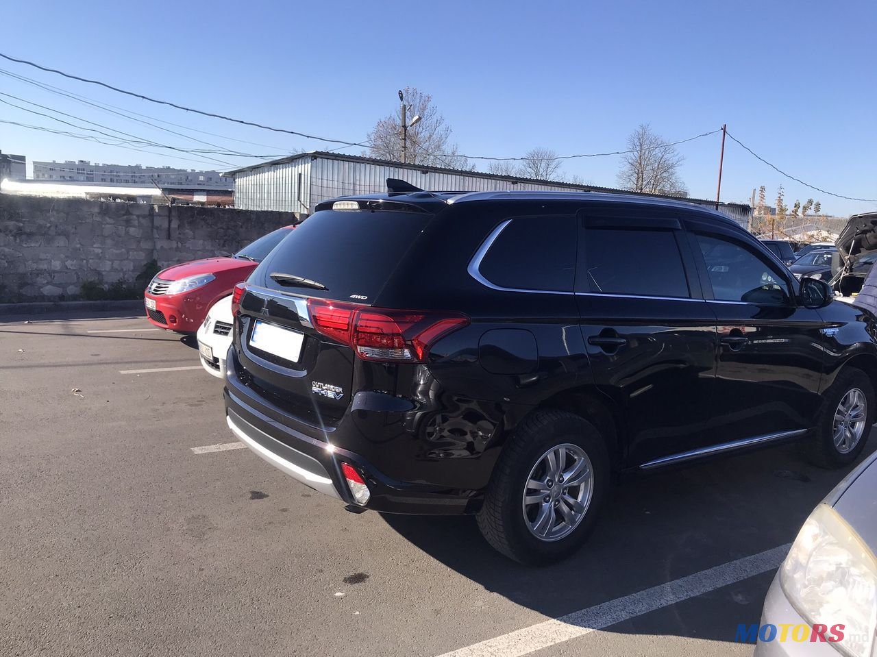 2015' Mitsubishi Outlander photo #2