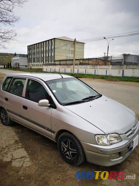 2002' Mitsubishi Space Star photo #2