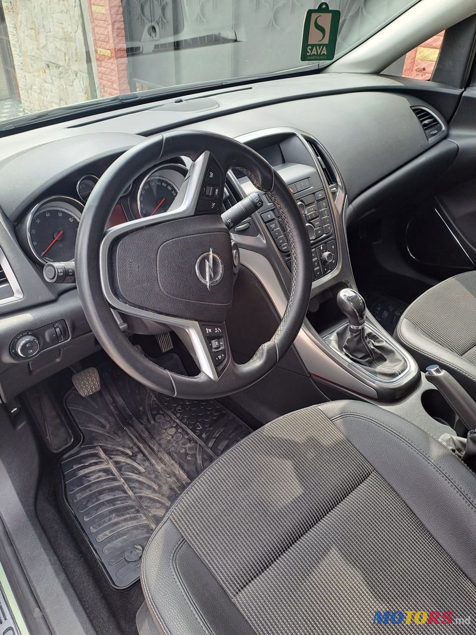 2013' Opel Astra photo #1