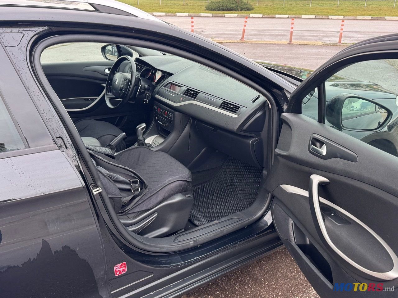 2011' Citroen C5 photo #5