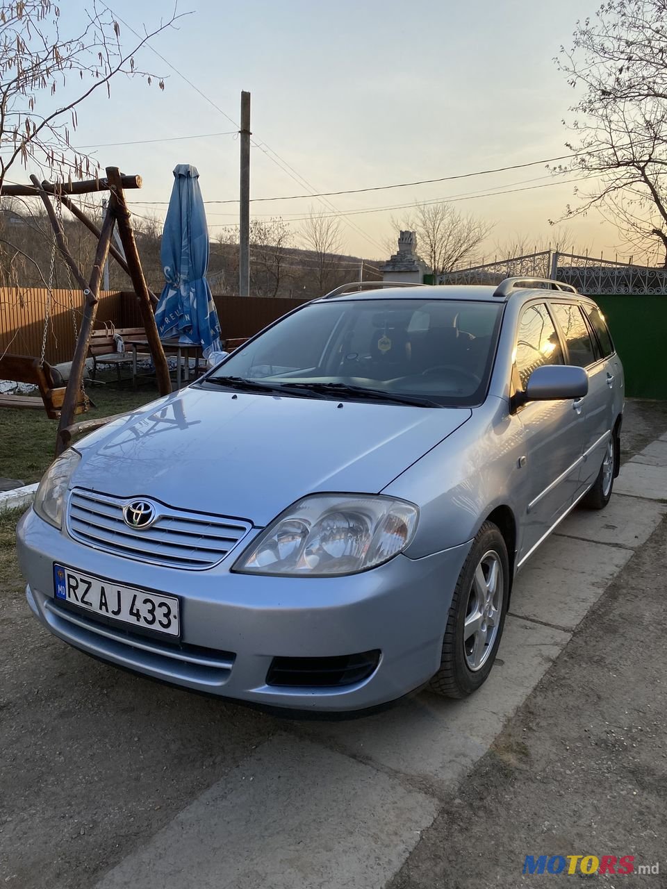 2004' Toyota Corolla photo #1