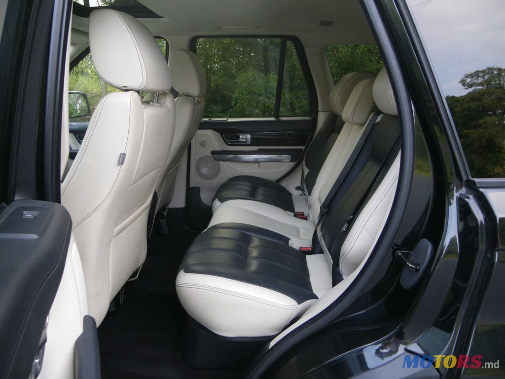 2011' Land Rover Range Rover Sport photo #4