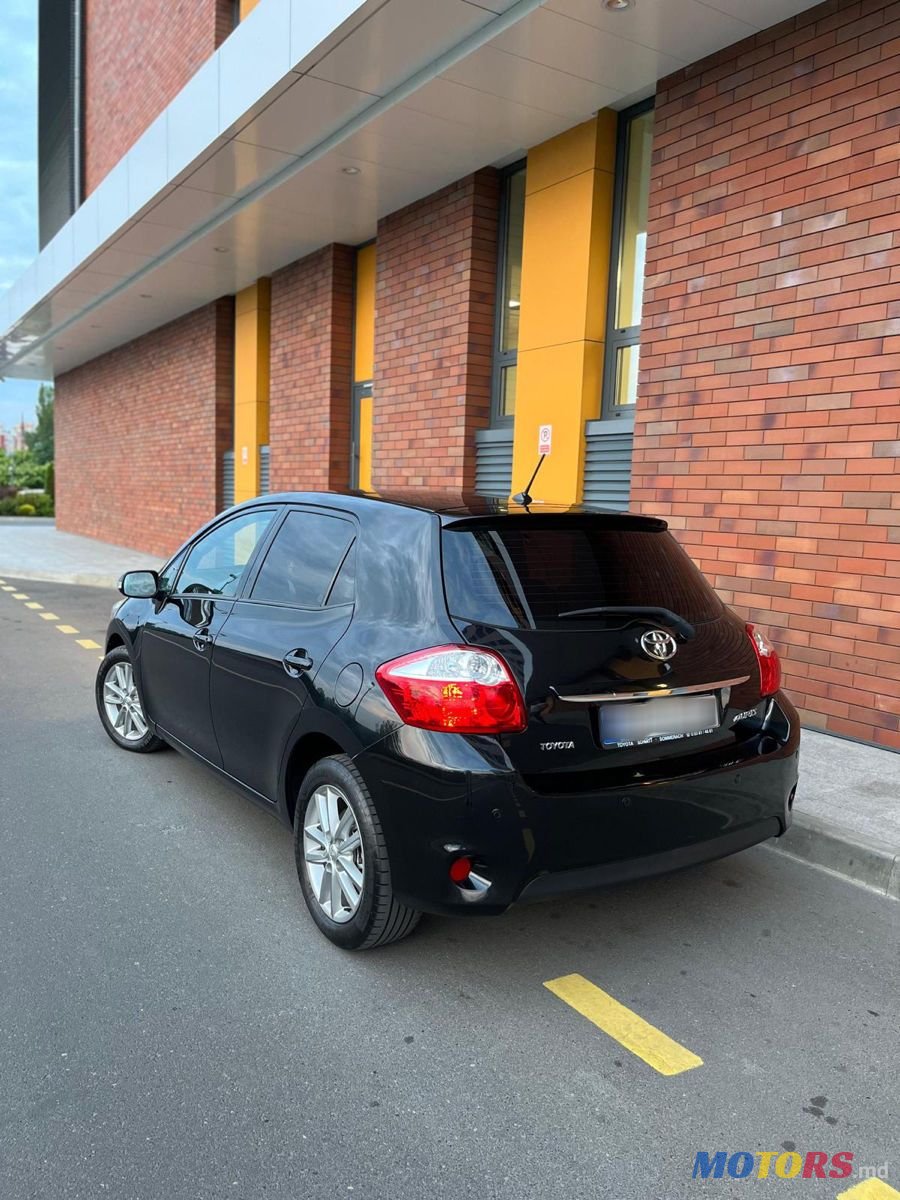 2010' Toyota Auris photo #5