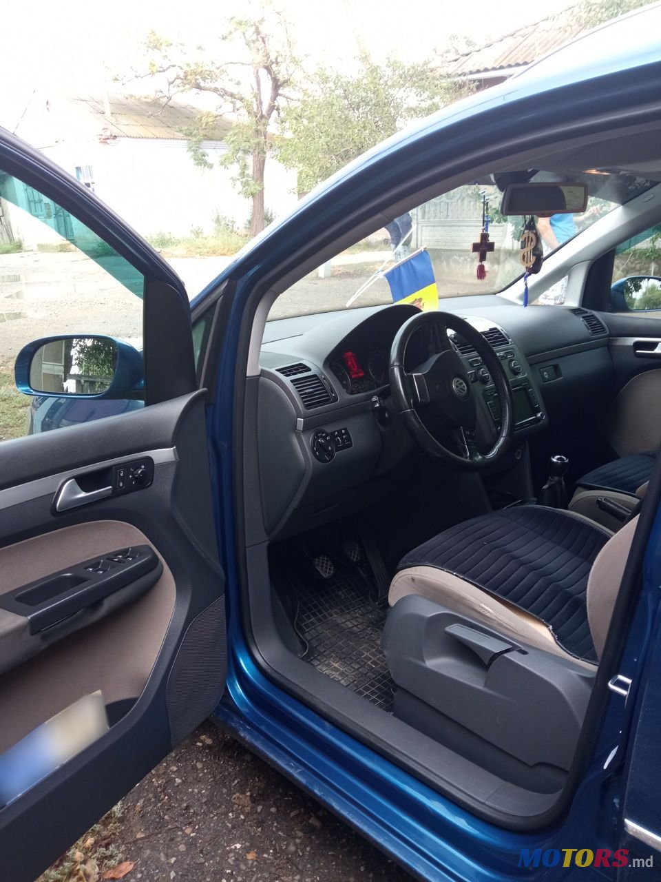 2008' Volkswagen Touran photo #4