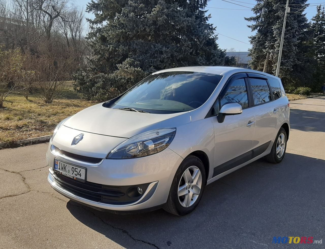 2012' Renault Grand Scenic photo #2