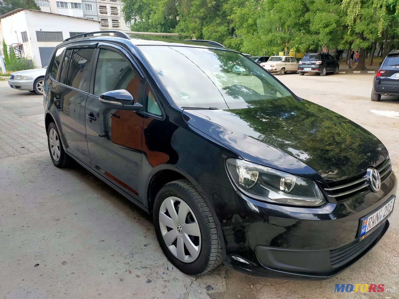 2013' Volkswagen Touran photo #5