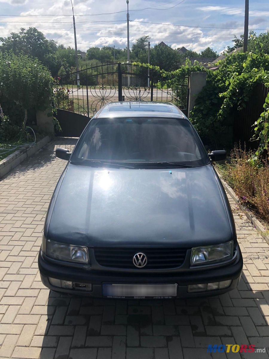 1993' Volkswagen Passat photo #1