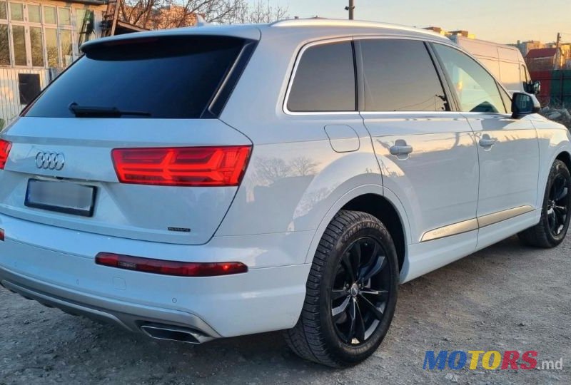 2019' Audi Q7 photo #3