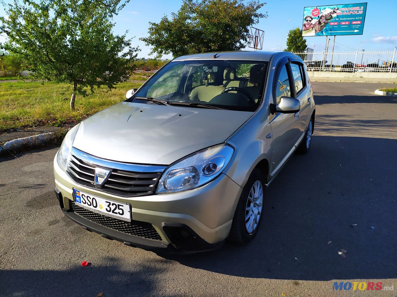 2009' Dacia Sandero photo #1