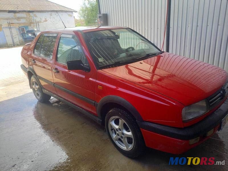 1994' Volkswagen Vento photo #2