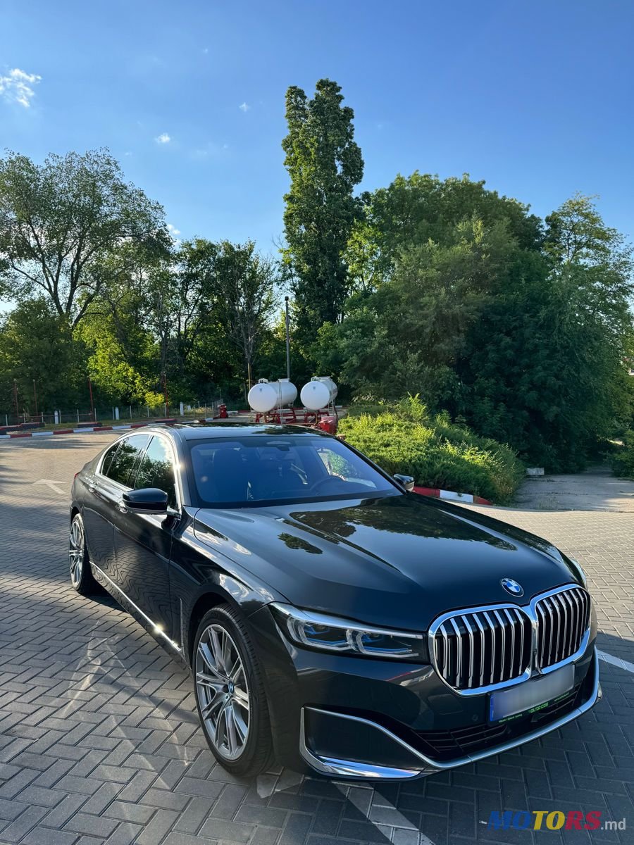 2019' BMW 7 Series photo #2