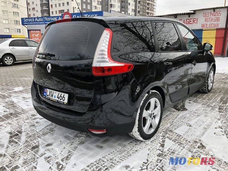 2013' Renault Grand Scenic photo #4