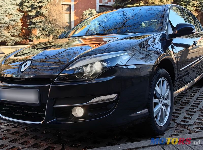2011' Renault Laguna photo #4
