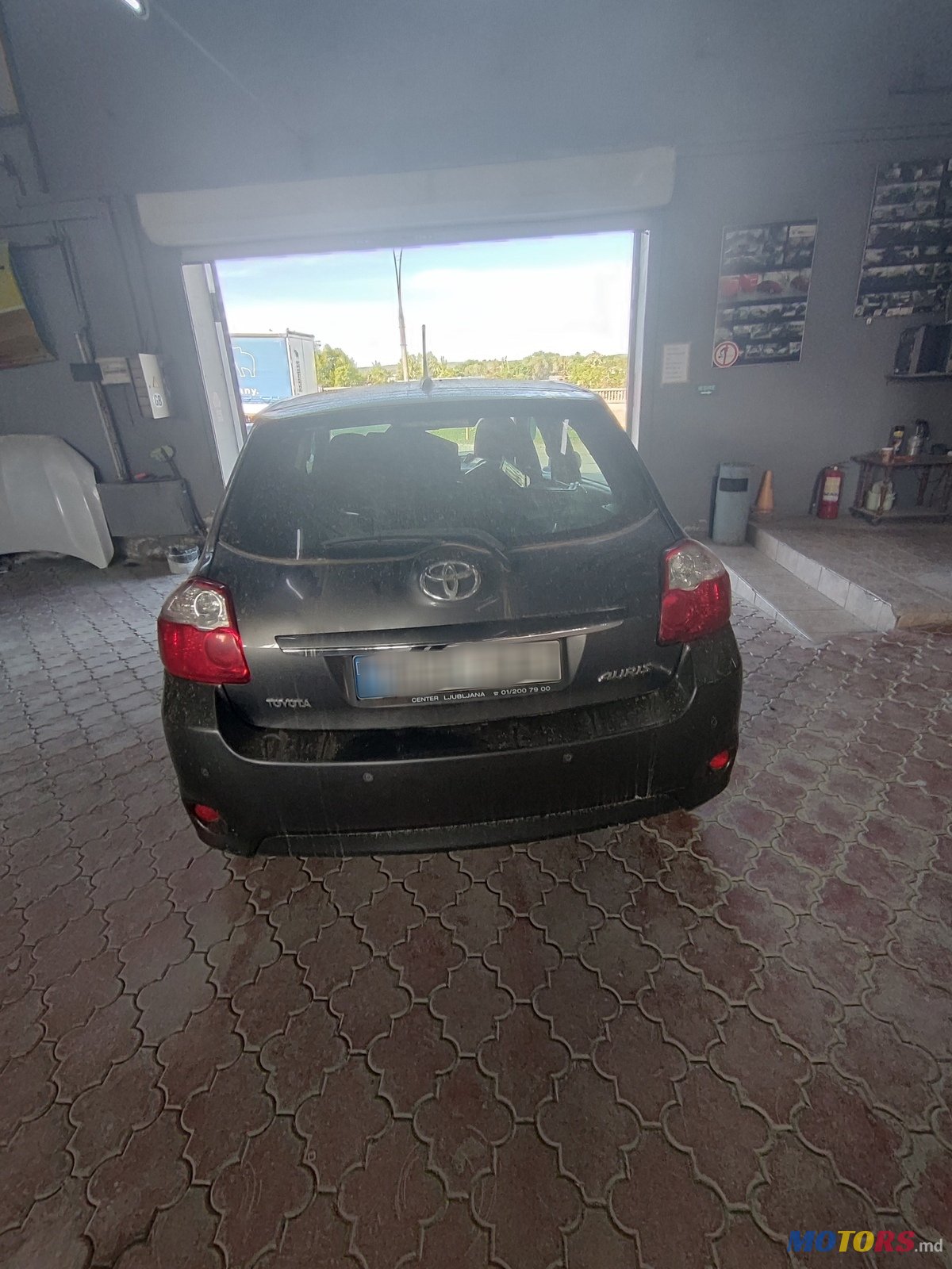 2010' Toyota Auris photo #5